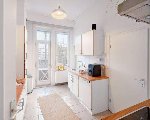 Küche mit Balkon im 1.Obergeschoss