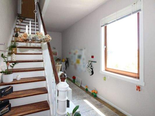 Flur OG mit Treppenaufgang