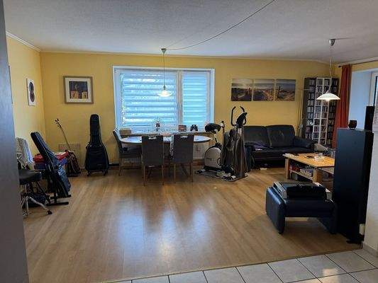 Wohn- und Esszimmer (4).JPG