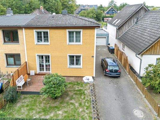 Frontansicht mit Garage