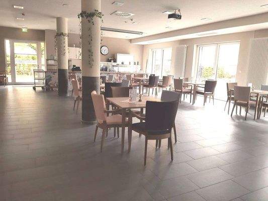 Freundlicher und großzügiger Speiseraum