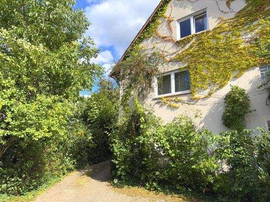 Zufahrt zu den Garagen