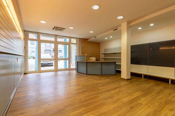 Empfangs/- Verkaufsraum