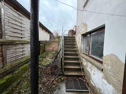 004020156800_302_345_09042025215643556