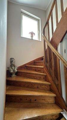 Treppe zum 1 Stock.jpg