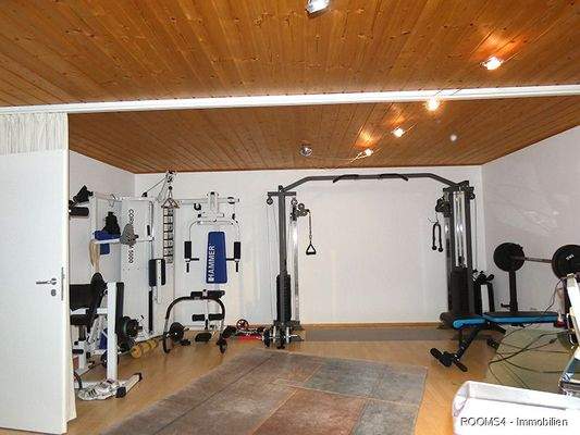 Fitnessraum unter der Garage