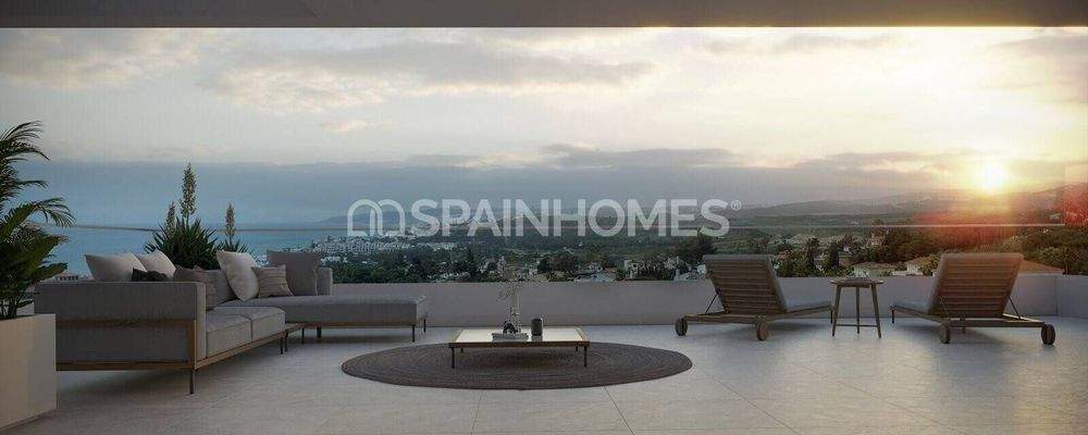 Sea View Real Estate with Eco-Friendly Features in Estepona