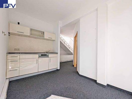 2.OG Referenzeinheit unrenoviert PXL_20230426_094214539b