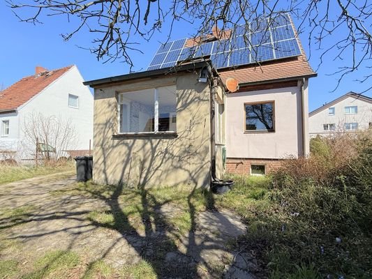 Wintergarten mit Blick in den Innenhof