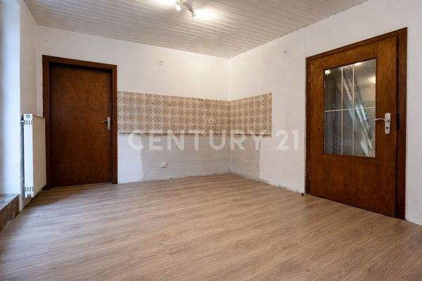 Küche im Erdgeschoss, Ansicht zum Eingang