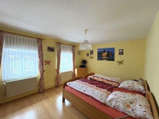 Schlafzimmer Hauptwohnung