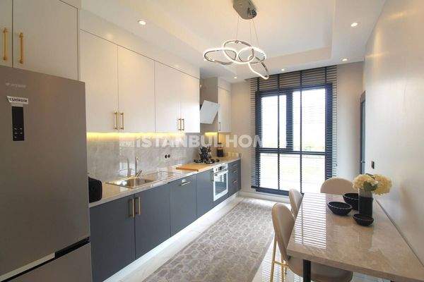 Stylish Flats in a Complex with Pool in Bağcılar Istanbul