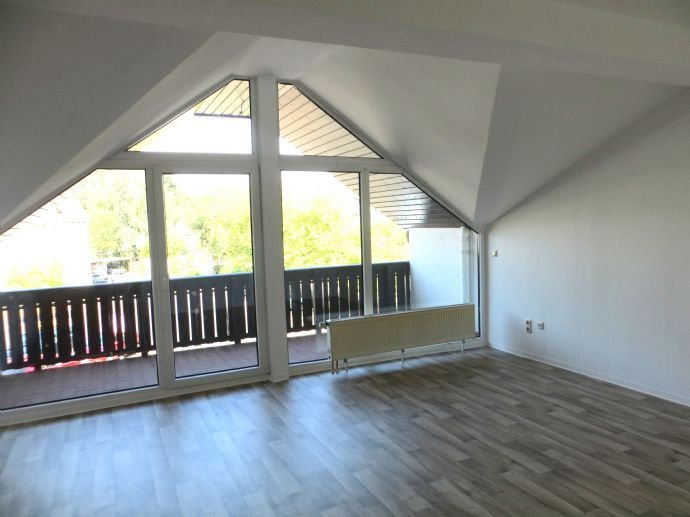 Große 3-Raum Wohnung mit Balkon in Waldheim
