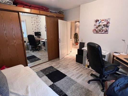 Kinder- bzw. Gästezimmer (EG)