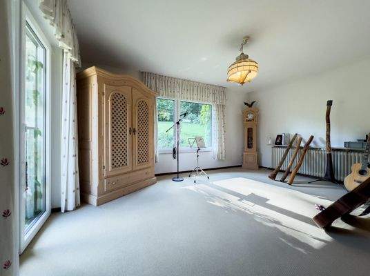 Arbeits- o. Kinderzimmer