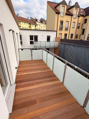 Schöner großer Balkon