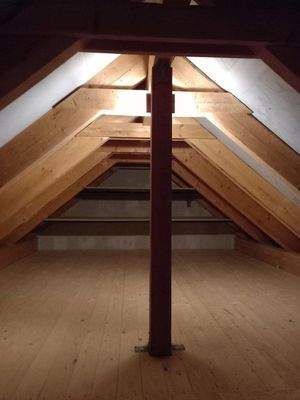 Dachboden mit großem Stauraum