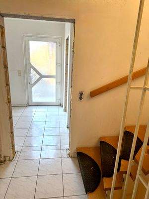 EG: Flur mit Blick zum Windfang