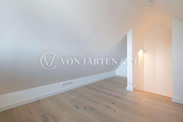 Zimmer im Spitzboden