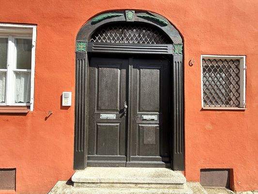 historische Eingangstür