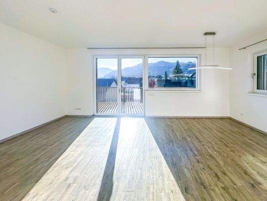 Wohnzimmer mit großer Terrasse