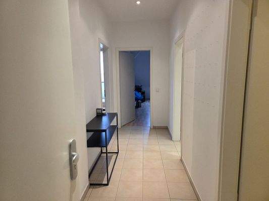 Bitte treten Sie ein!