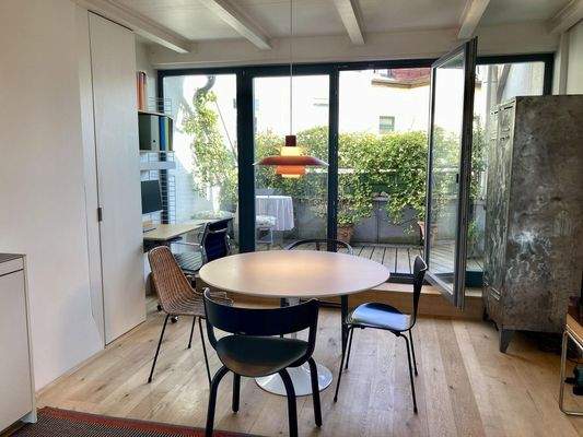 Esszimmer und Terrasse