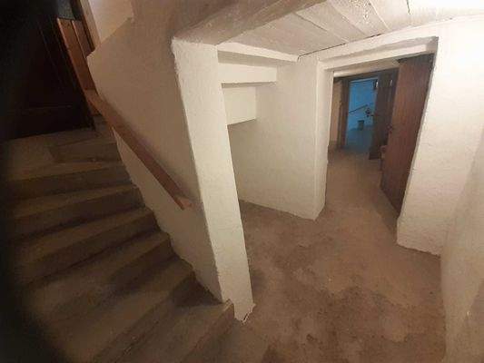 Blick in den Keller.jpg