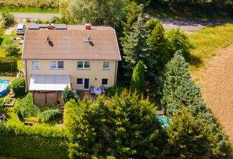 Ruhige Lage am Feldrand