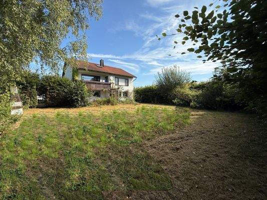 Blick vom Garten zum Haus.JPG