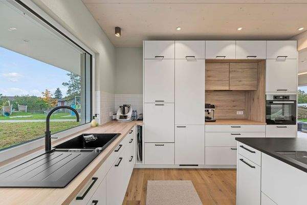 Hochwertige Einbauküche