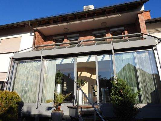 Ansicht Garten auf das Gebäude