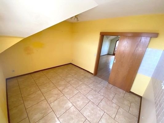 Küche mit Blick zum Wohnzimmer