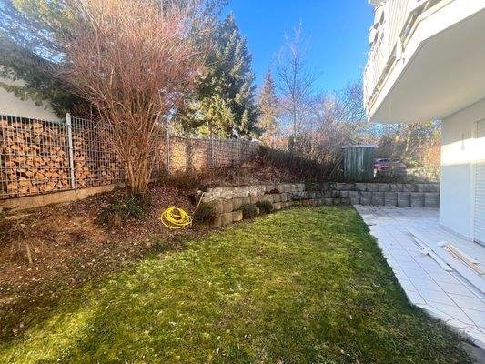 Terrasse mit Grünfläche