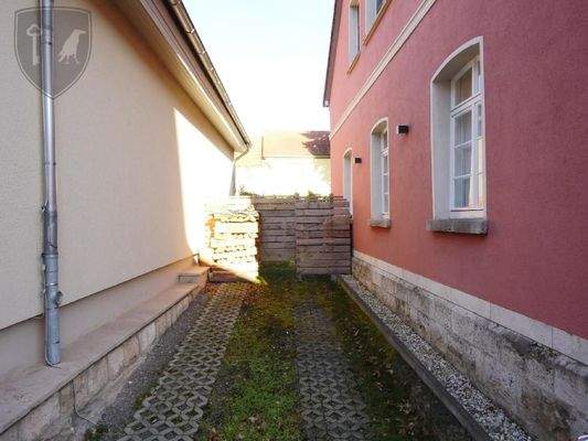  STELLPLÄTZE gleich neben dem Haus