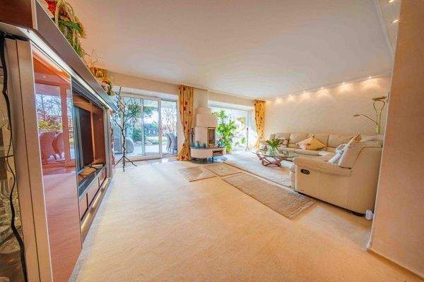 grosszügig wohnen mit Kamin