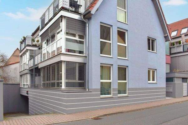 Einfahrt zur TG und Haus