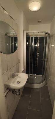 6. Bad mit Dusche.jpg