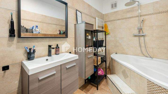 Hauptwohnung Badezimmer 1 1