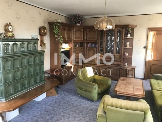 Wohnzimmer mit Kachelofen