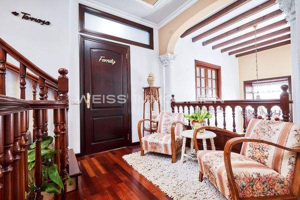 Treppe zu den Zimmern