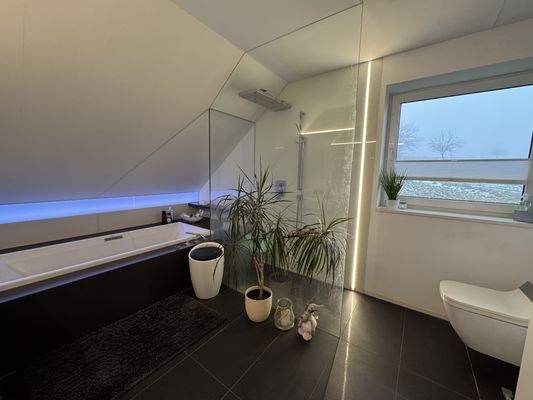 luxuriöses Badezimmer - Obergeschoss