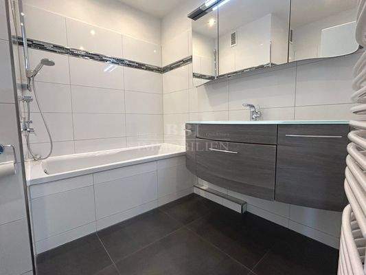 Mordernes Badezimmer...