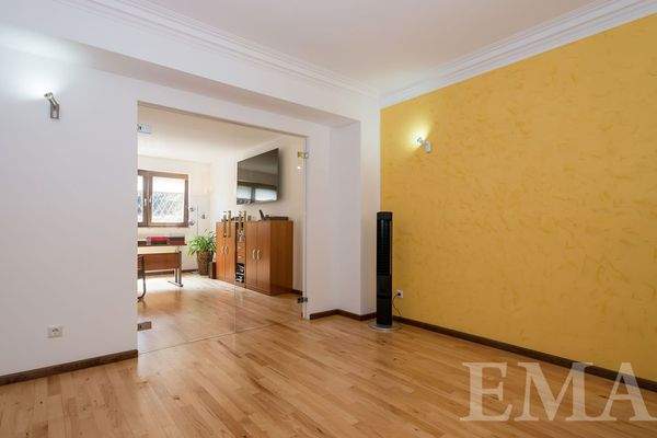 Zimmer im Souterrain