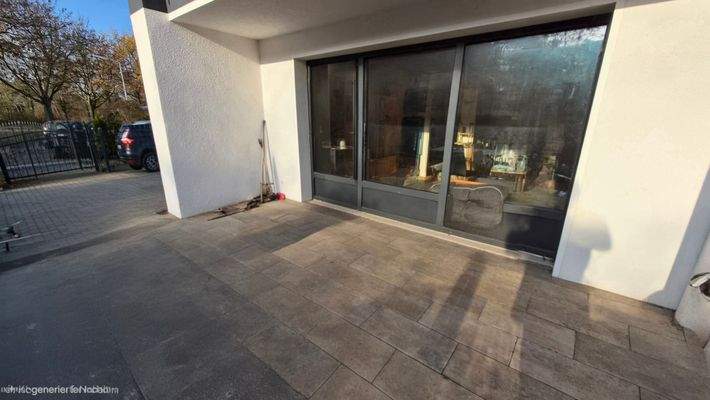 Terrasse mit Glasfenstern