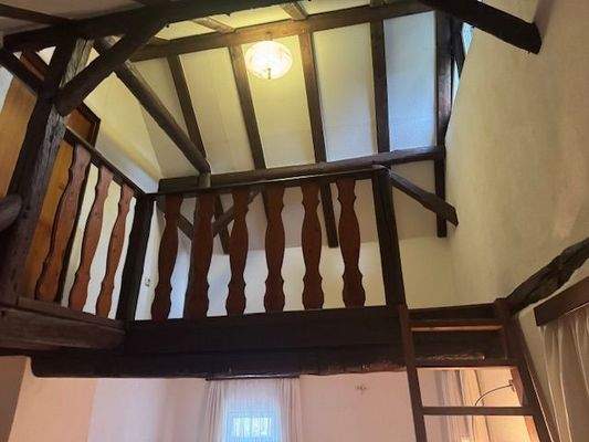 OG-Empore m. Zugang Speicher