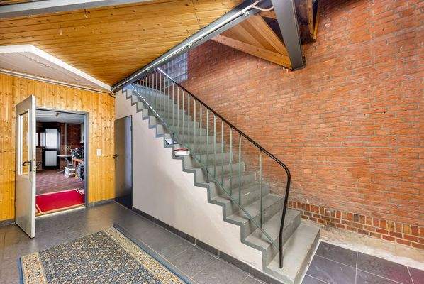 Treppenaufgang - größeres Gebäude