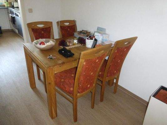 Essecke im Wohnzimmer, Blick 2