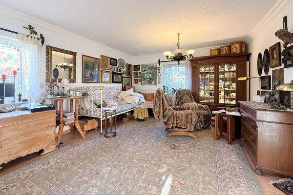 lichtdurchfluteter Wohnbereich