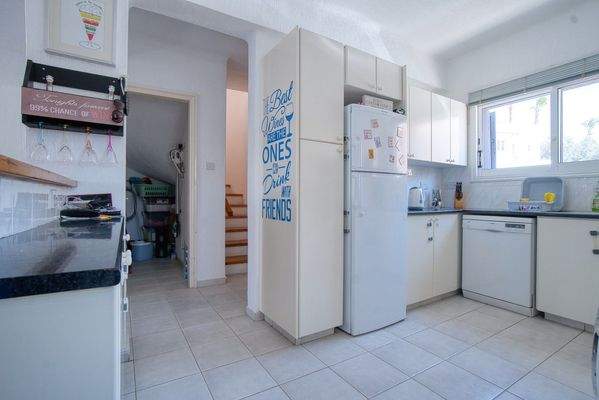 680751-detached-villa-for-sale-in-kato-paphos-univ